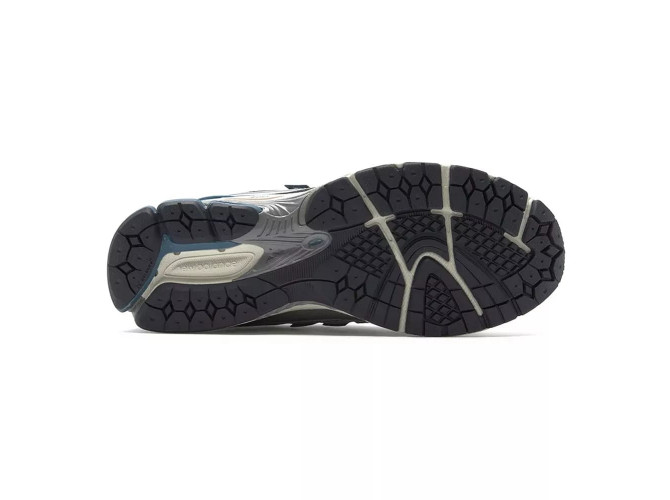 New Balance 1906 R Silver Metallic Terrarium