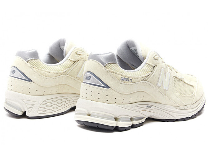 New Balance 2002R Bone