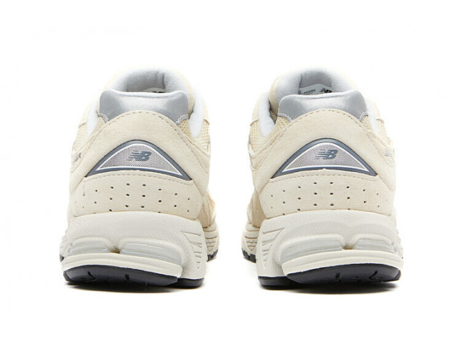 New Balance 2002R Bone