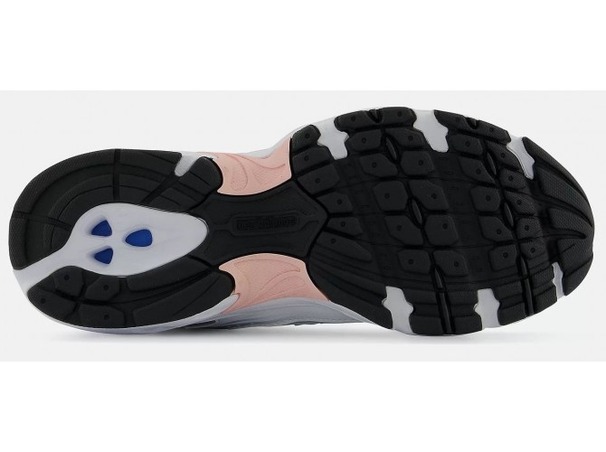 New Balance 530 White with cloud pink