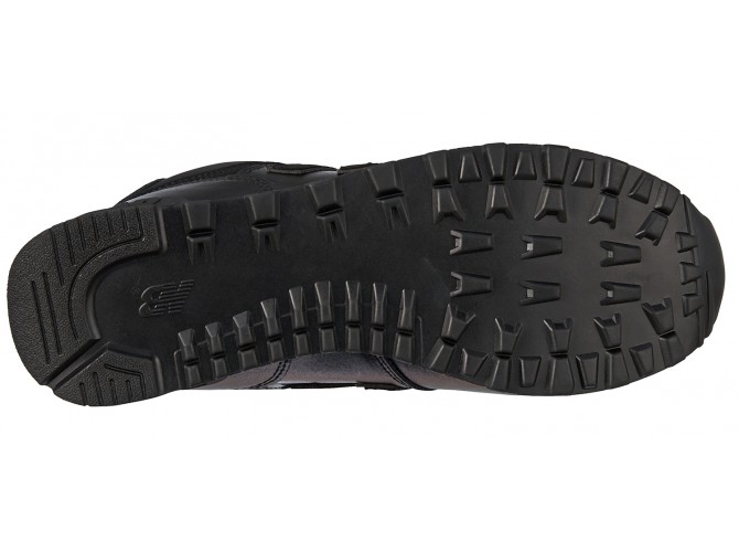 New Balance 574 полностью чёрные с мехом